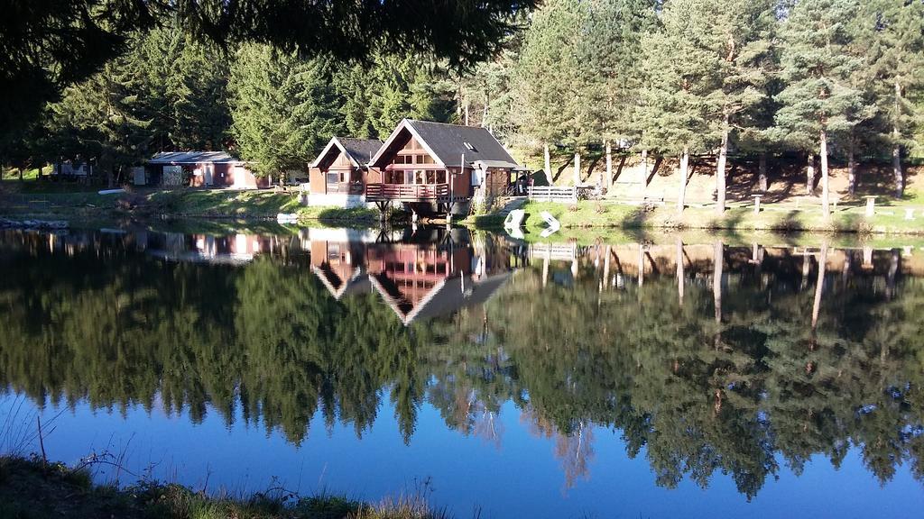 Camping De Flechat Hotel Orcival Exterior photo