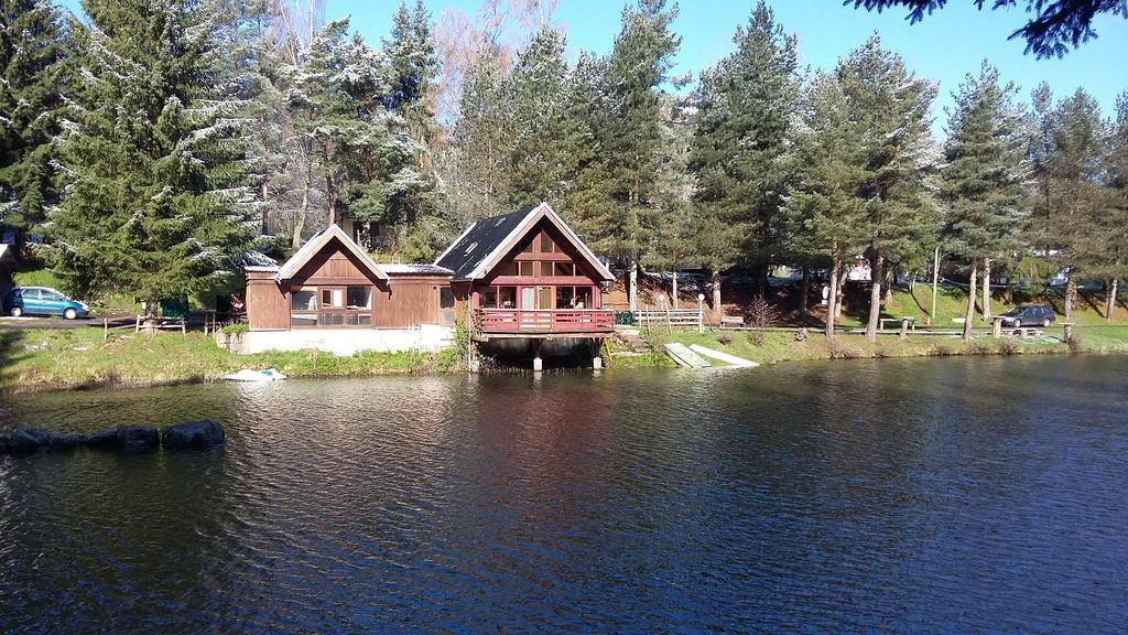 Camping De Flechat Hotel Orcival Exterior photo