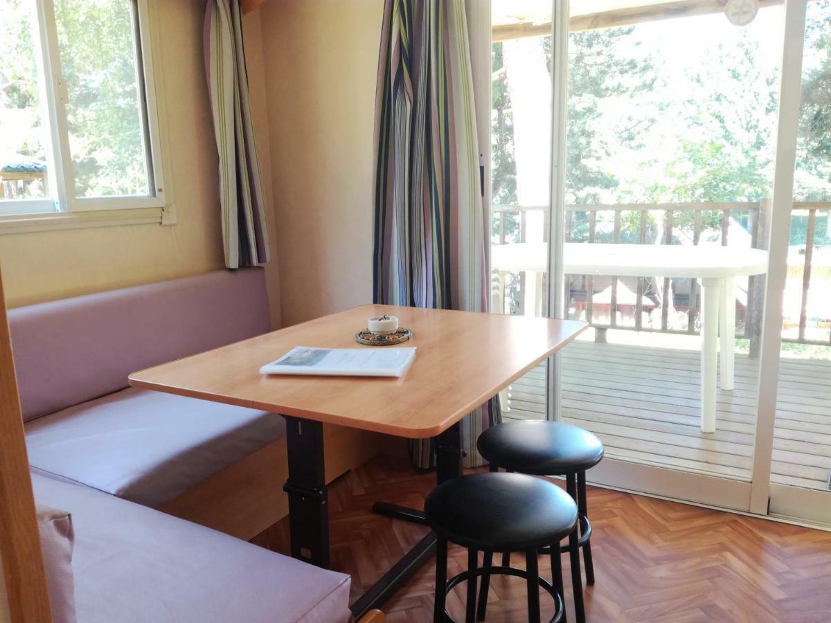 Camping De Flechat Hotel Orcival Exterior photo